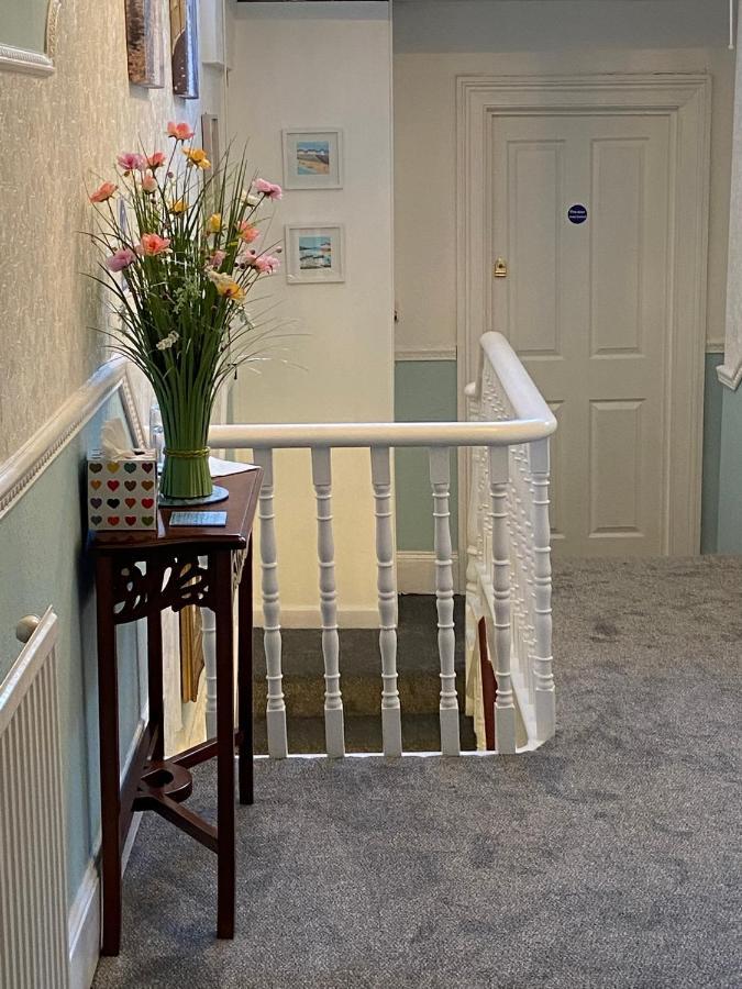 Crowndale Torquay - Exclusively For Adults Bed & Breakfast エクステリア 写真